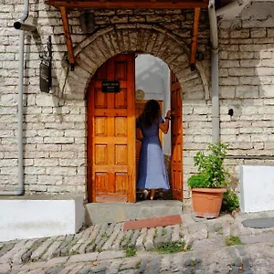 Couette-café Hoxha, Gjirokastër