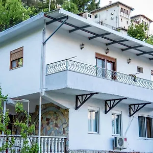 Affittacamere Grandma's, Gjirokastër