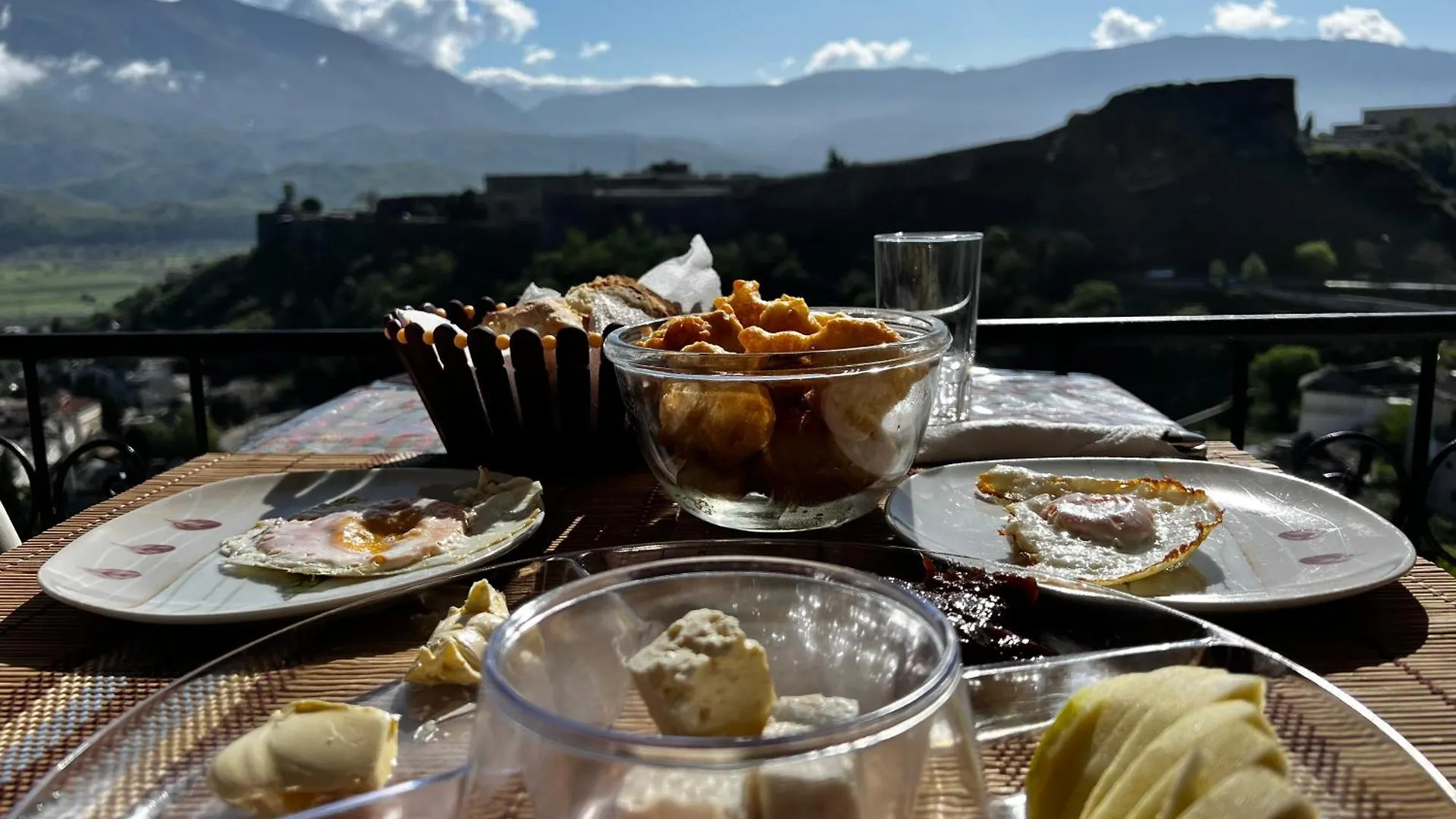 Guest House Salaria Gjirokastër