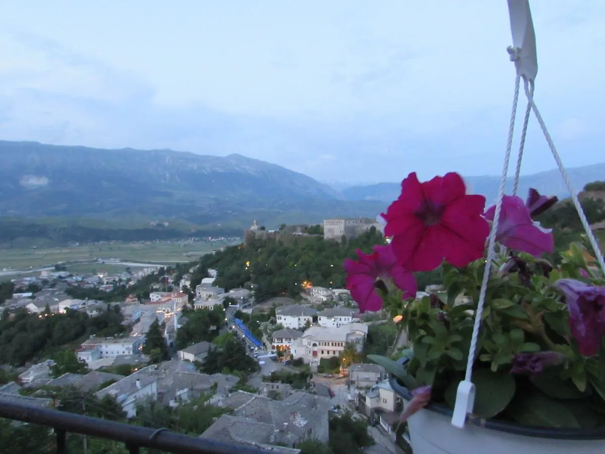 Guest House Salaria Gjirokastër
